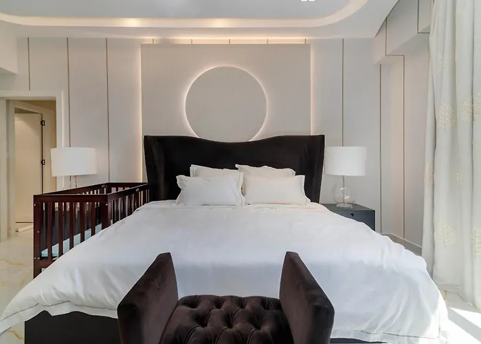 Usmans 4Bdrm Apartment Sea View Rimal