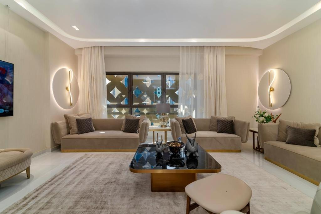 Usmans 4bdrm Sea View Rimal *