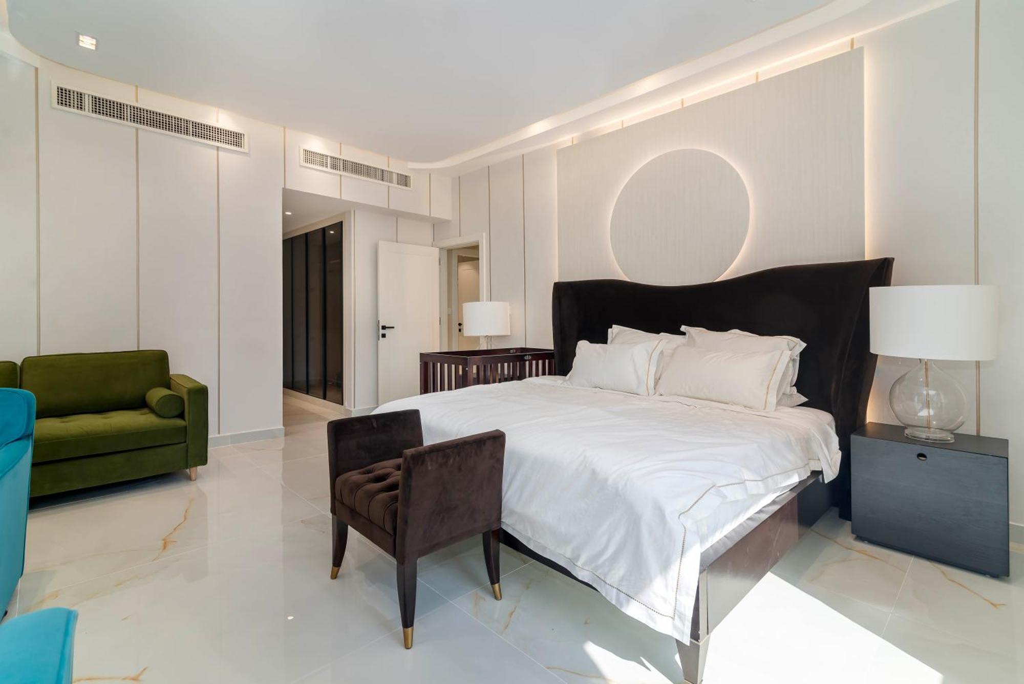Usmans 4bdrm Sea View Rimal Apartment *